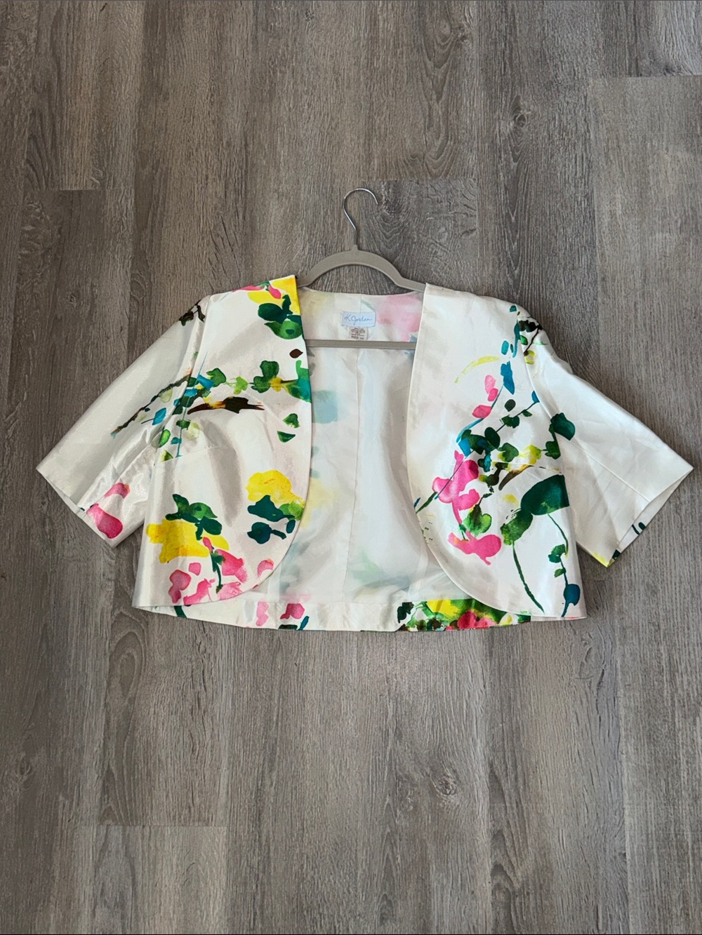 White satiny short sleeve cropped bolero jacket whimsical floral watercolor 10 - Picture 9 of 9